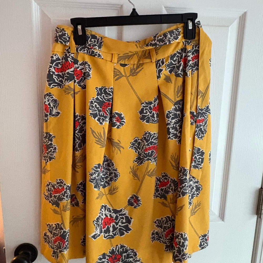 Banana Republic Gold A-Line Pleated Skirt Casual Resort Wear